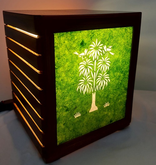 Sanjhi Art Table Lamp - Image 3