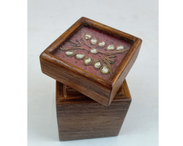 Kundan Zardozi Work Ear Bud Box - Image 2